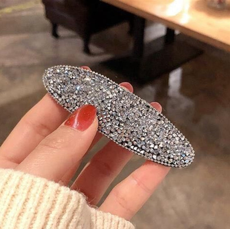 The Pavé Oval Hair Clip – image 14
