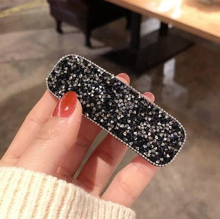 The Pavé Oval Hair Clip – image 12
