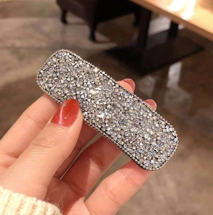 The Pavé Oval Hair Clip – image 15