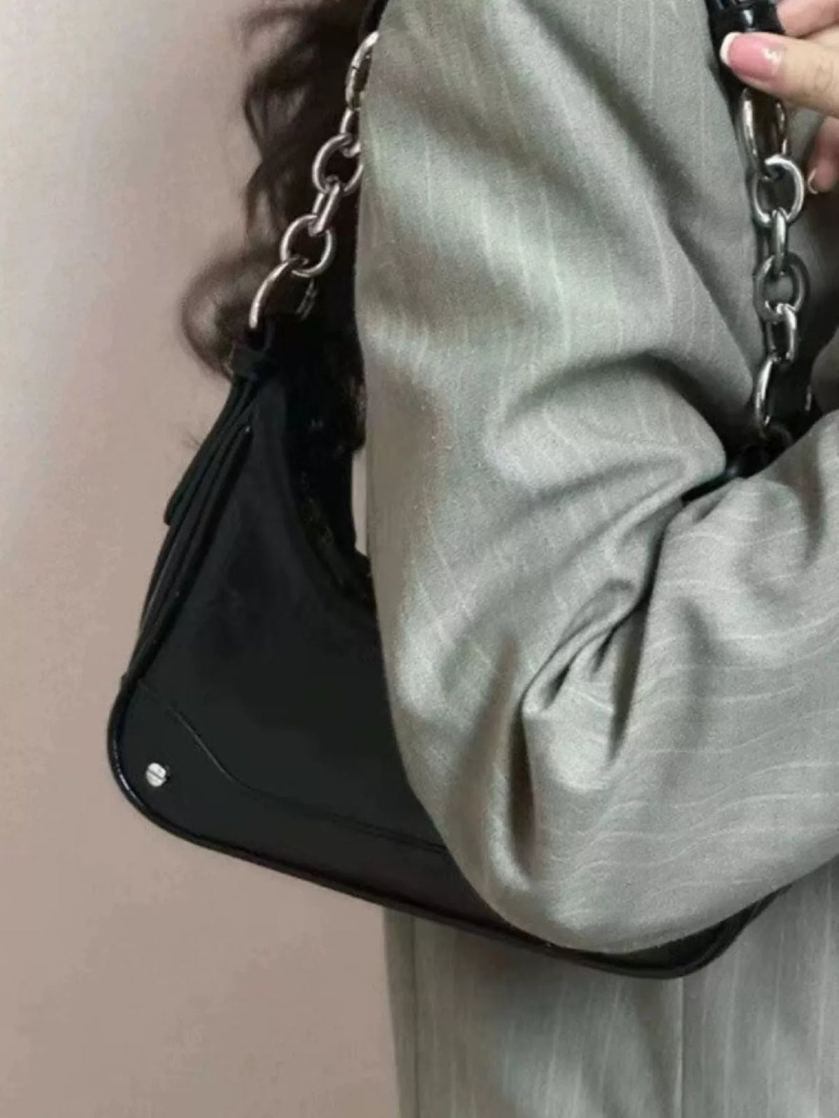 The Silver Chain Shoulder Bag – image 6