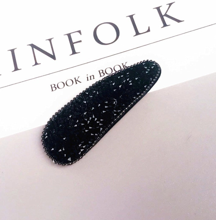The Pavé Oval Hair Clip – image 6