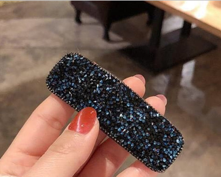 The Pavé Oval Hair Clip – image 18