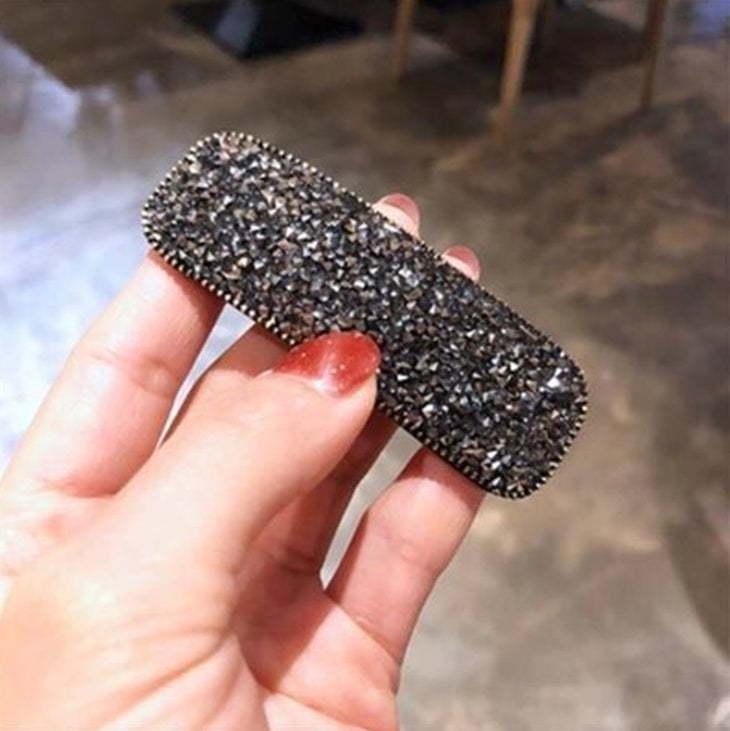 The Pavé Oval Hair Clip – image 9
