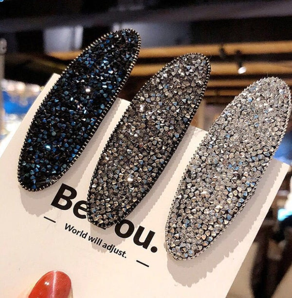 The Pavé Oval Hair Clip
