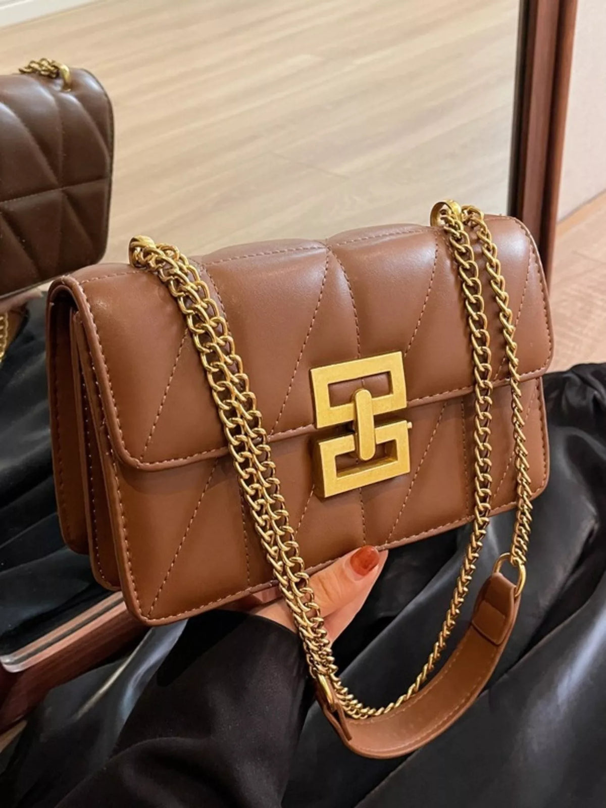 The Holiday Red Chain Bag – image 5