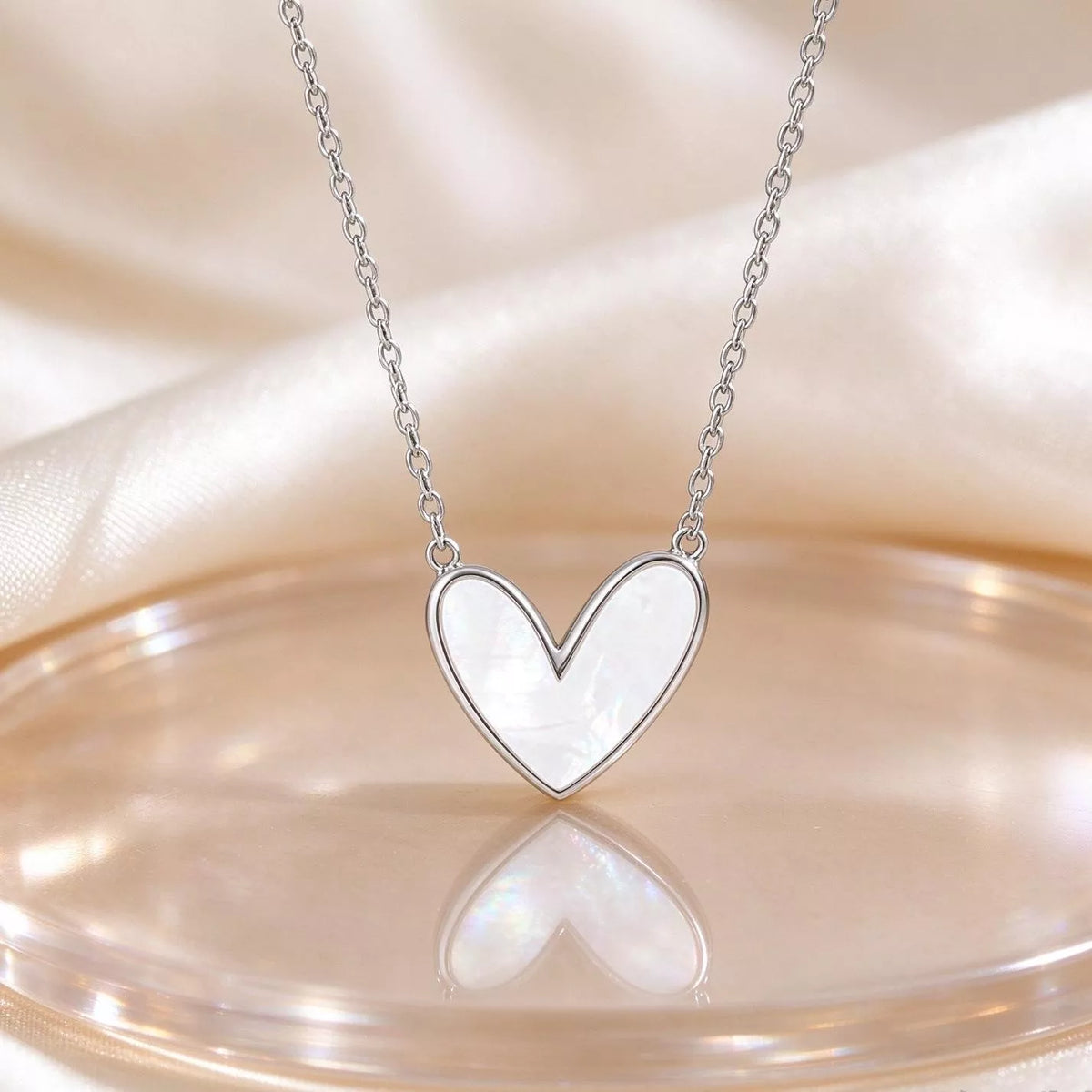 The Gold Charm Pendant – image 4